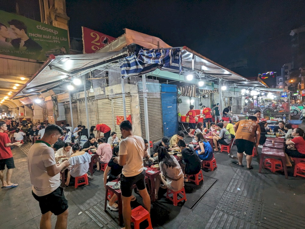 frog porridge in tan dinh market